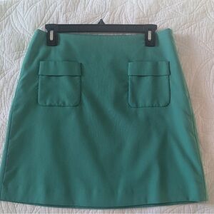 Green loft skirt with pockets